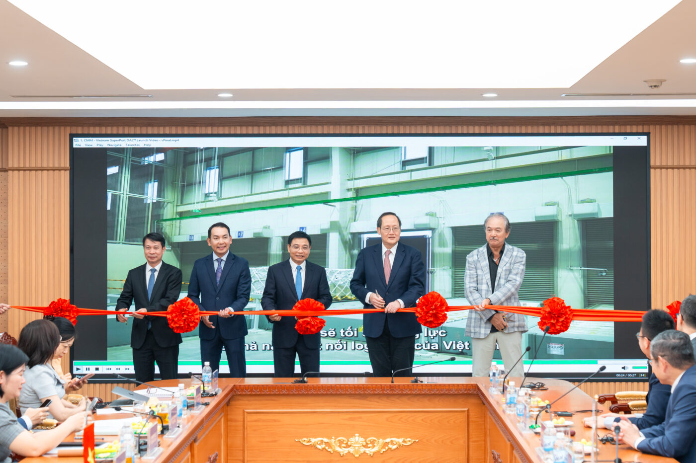 The activation ceremony marking the commencement of operations of the Off-Airport Cargo Terminal (OACT), a strategic component within Vietnam SuperPort™’s multimodal logistics ecosystem.