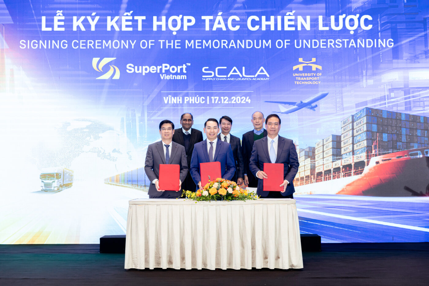 Viet-Nam-SuperPortTM-Truong-Dai-hoc-Cong-nghe-Giao-thong-Van-tai-cung-Hoc-vien-Chuoi-cung-ung-va-Logistics-Singapore-hop-tac-thanh-lap-Phong-thi-nghiem-logistics-tien-tien-va-trien-khai-cac-sang-kien